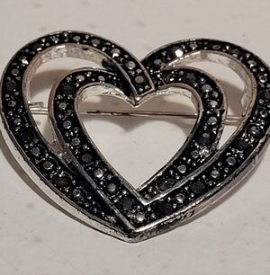 💚10 for $10💚 Bundle and save Elegant Silver and Black Heart Brooch